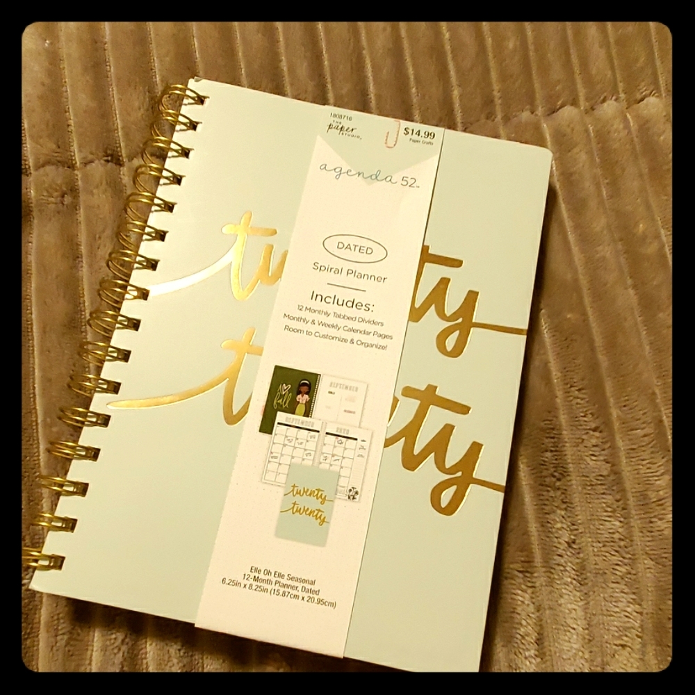 The Paper Studio Elle Oh Elle theme 2020 planner